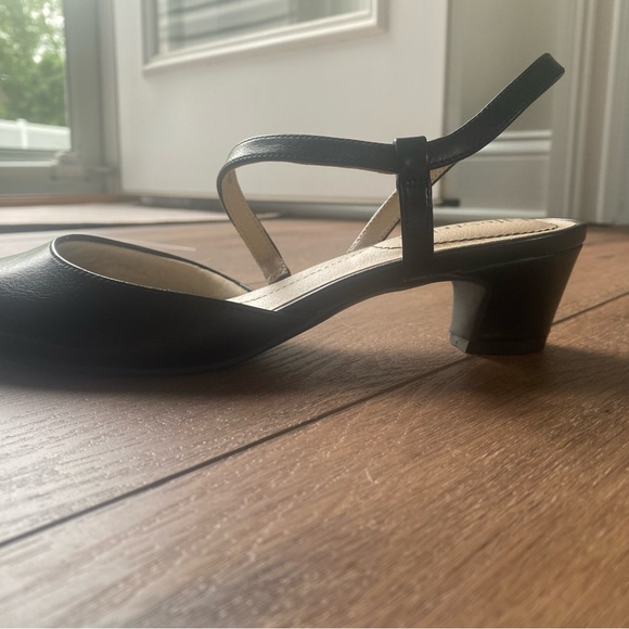 Life Stride Black Slingback Heels with Pointed Toe - Picture 5 of 9